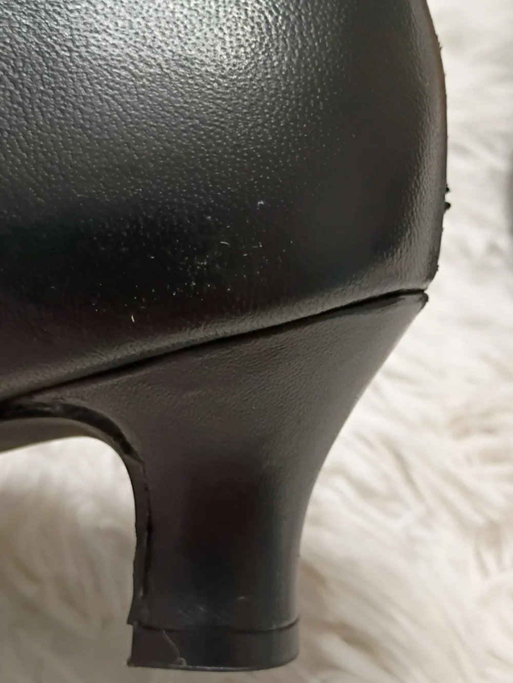 New ARRAY Flatter Black Leather Low Kitten Heel Pump 6M